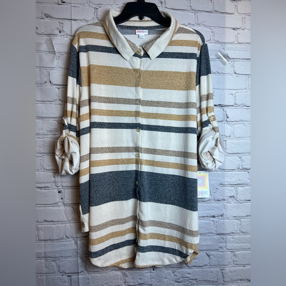 NWT XL Button down shirt. LuLaRoe Valentina Cream Tan Blue Stripes print